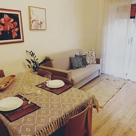 Elegant, Cozy, Between The Centre And The Seaside Daire *